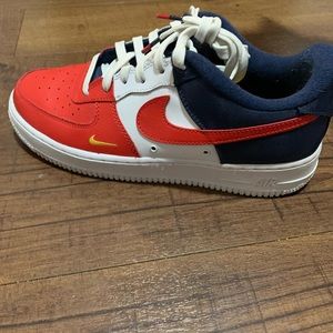 Big boys Nike sneakers